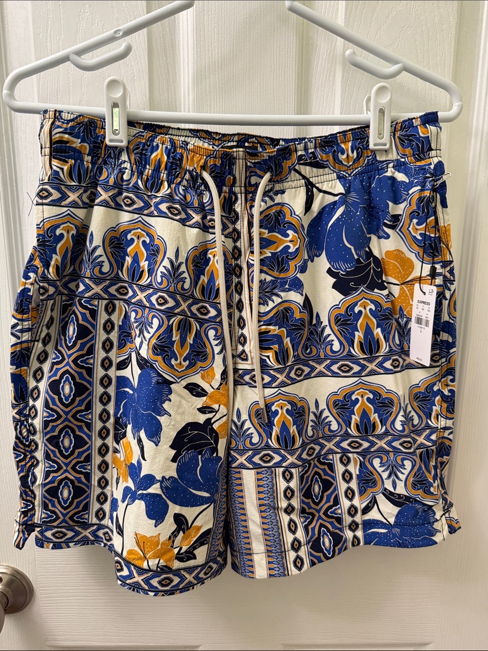 Men’s Blue & Cream Floral Print Drawstring Shorts